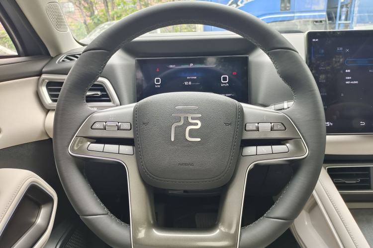 Used BYD Yuan UP 2024 401KM Leading Edition
