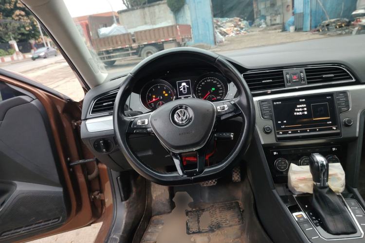 Used Volkswagen Lamando 2018 280TSI DSG Comfort Edition Steering Wheel