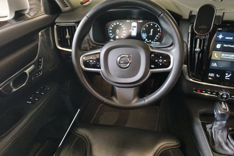 Used Volvo V90 2017 Cross Country T5 AWD Prestige Edition Steering Wheel