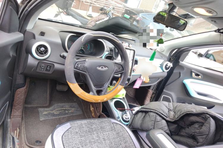 Used Chery Little Ant 2021 200 000-Yuan Ant Fan Edition Talent Version NMC Battery 301 km Center Console