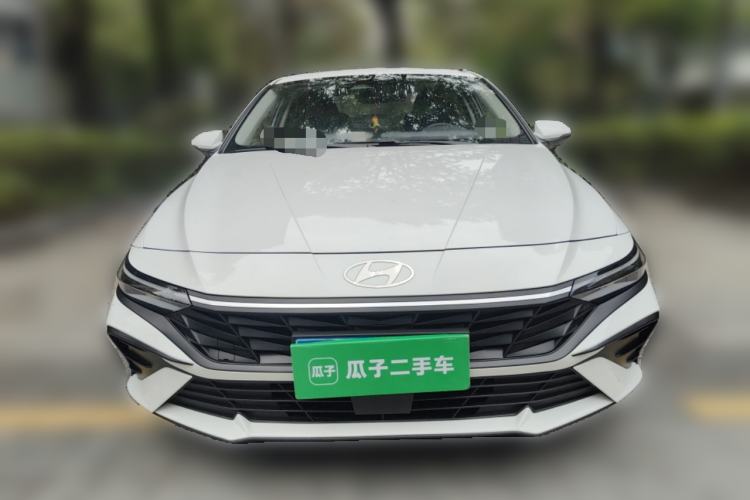 Used Hyundai Elantra 2023 1.5L CVT LUX Prestige Edition
