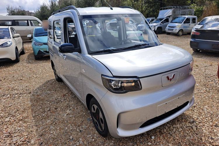 Used Wuling Zhiguang New Energy 2025 Comfort Model Front Right 45 Deg
