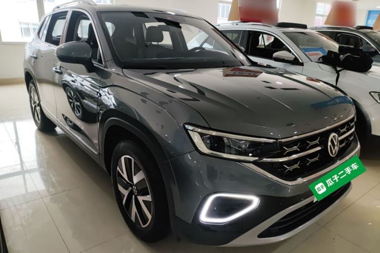 Used Volkswagen Tayron 2023 300TSI Two-Wheel-Drive Luxury Plus Advanced Edition Front Right 45 Deg