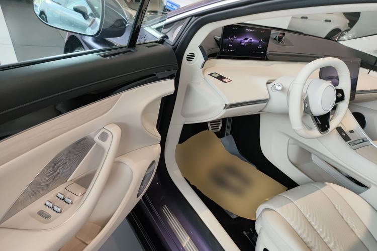 Used Hima Luxeed S7 2025 785 km Ultra Driver Seat