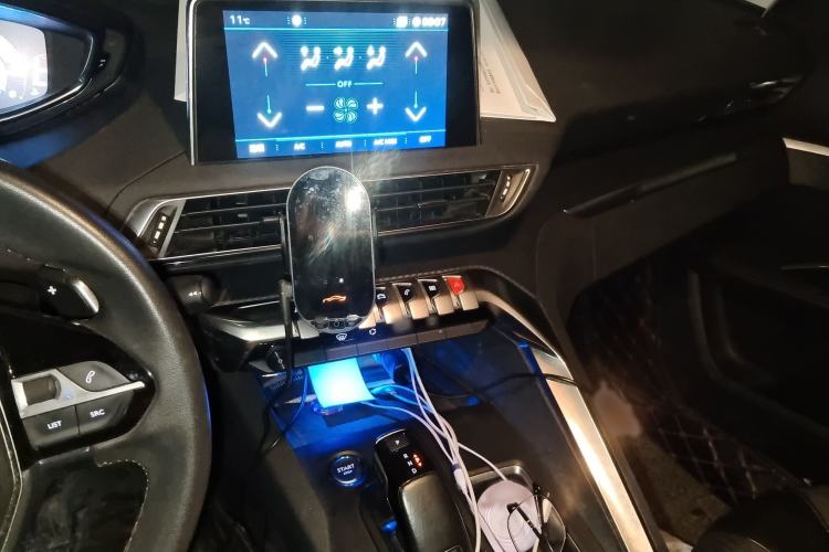 Used Peugeot 5008 2017 350THP 7-Seater Elite Edition Audio And AC Panel