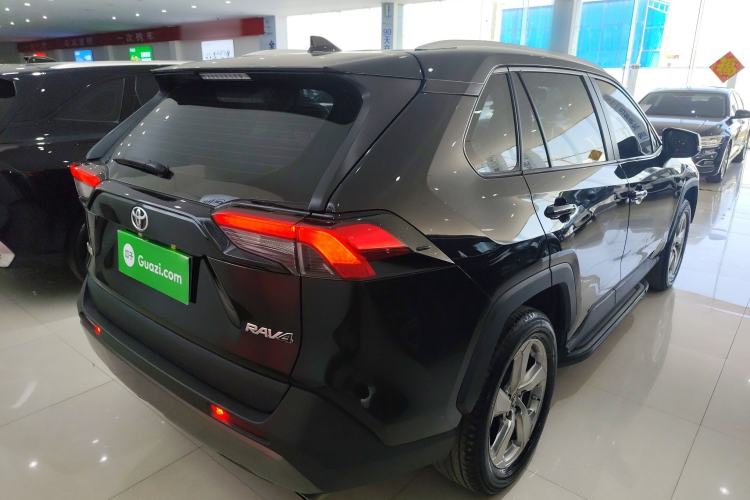 Used Toyota RAV4 2022 2.0L CVT Two-Wheel Drive Fashion Edition Rear Right 45 Deg