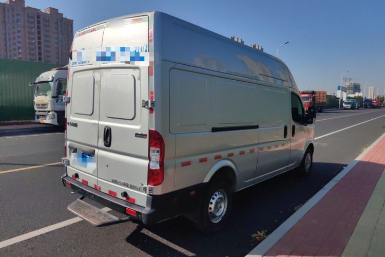 Used Dongfeng Yufeng Yufeng 2023 V9+ 2.3T Manual Front-Drive Van Long Wheelbase High Roof 3-Seater
