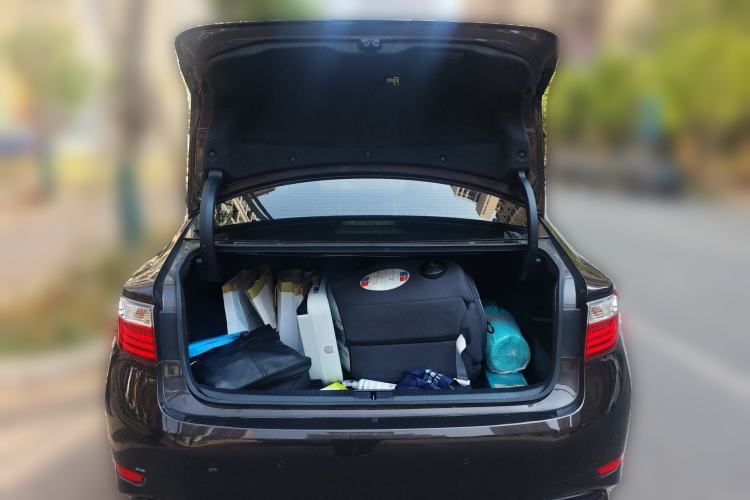 Used Lexus ES 2013 300h Elite Edition