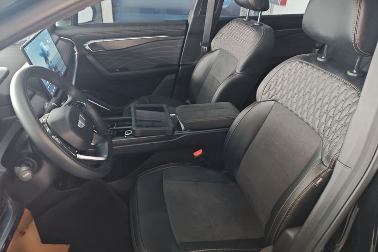 Used Geely Auto Haoyue L 2025 2.0T DCT Luxury Edition