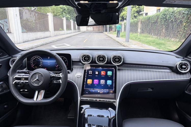 Used Mercedes-Benz C-Class 2024 Facelifted C-Class 260 L Night Edition Sports Version Interior 2