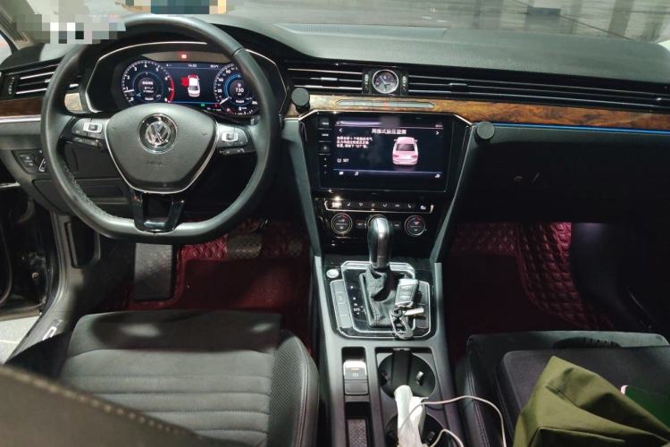 Used Volkswagen Magotan 2018 330TSI DSG Luxury Model
