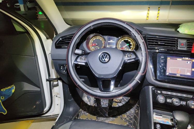 Used Volkswagen Tiguan L 2021 330TSI Automatic Two-Wheel Drive Smart Edition