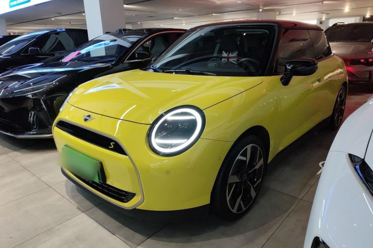 Used MINI Electric COOPER 2024 452km COOPER SE Artist