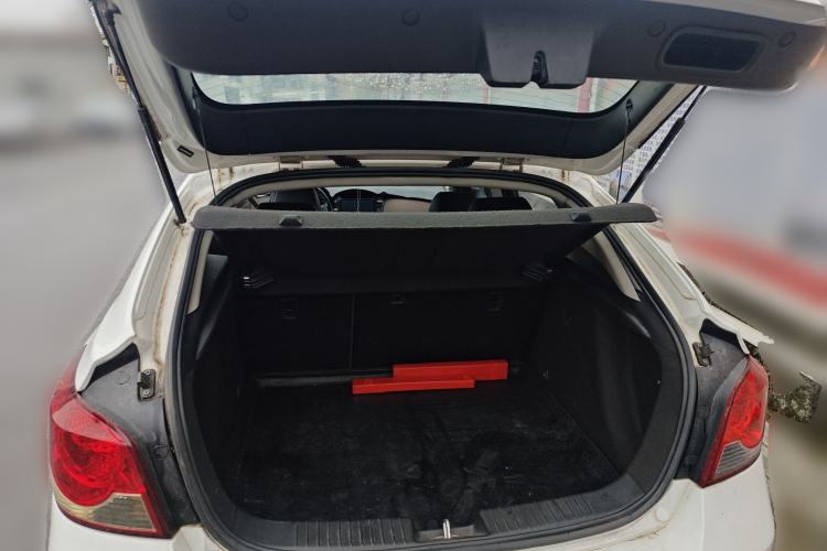 Used Chevrolet Cruze 2013 Hatchback 1.6L Manual Luxury Model
