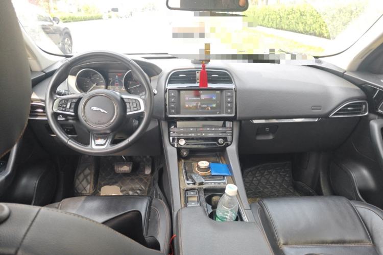 Used Jaguar F-PACE 2018 2.0T Two-Wheel Drive Urban Deluxe Edition