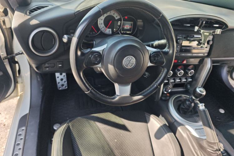 Used Toyota 86 2017 2.0L Manual Luxury Version