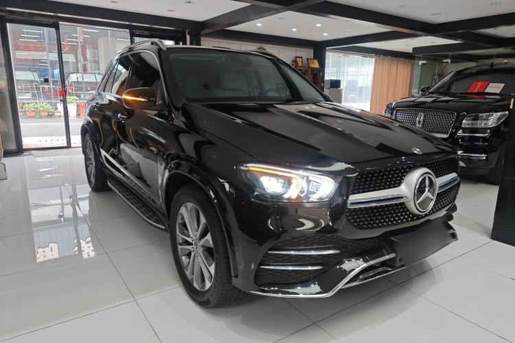 Used Mercedes-Benz GLE 2022 Facelifted GLE 350 4MATIC Fashion Edition Front Right 45 Deg