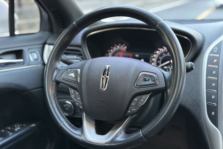 Used Lincoln MKC 2016 2.0T Two-Wheel Drive Deluxe Edition