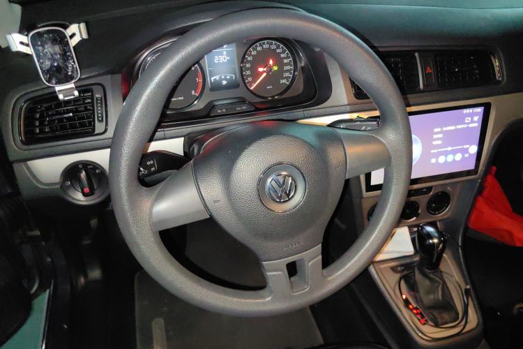 Used Volkswagen Lavida 2013 Revised Classic 1.6L Automatic Fashion Edition
