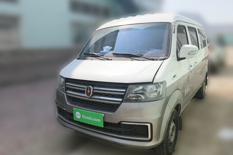 Used Jinbei Hiace X30 2024 1.5L Wealthy-Style Passenger Van 5/6/7 Seater with Front-Mounted Air Conditioning