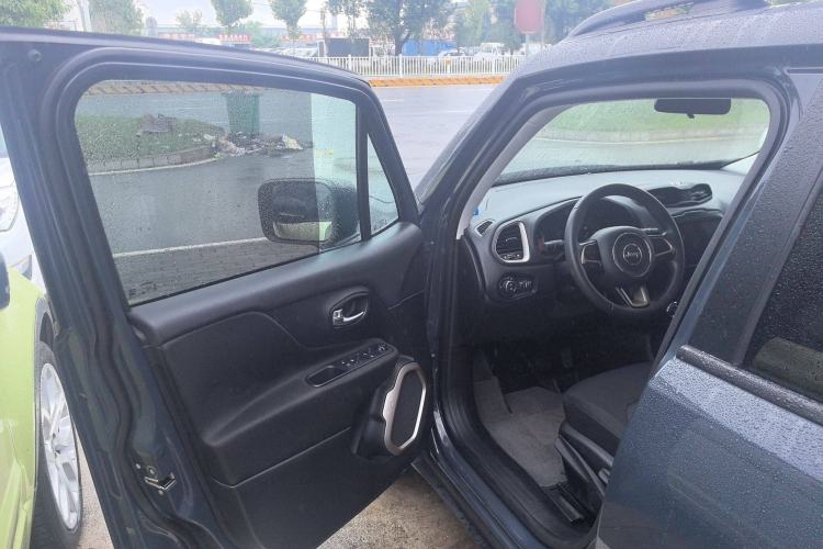 Used Jeep Renegade 2017 180T Automatic High-Energy Version
