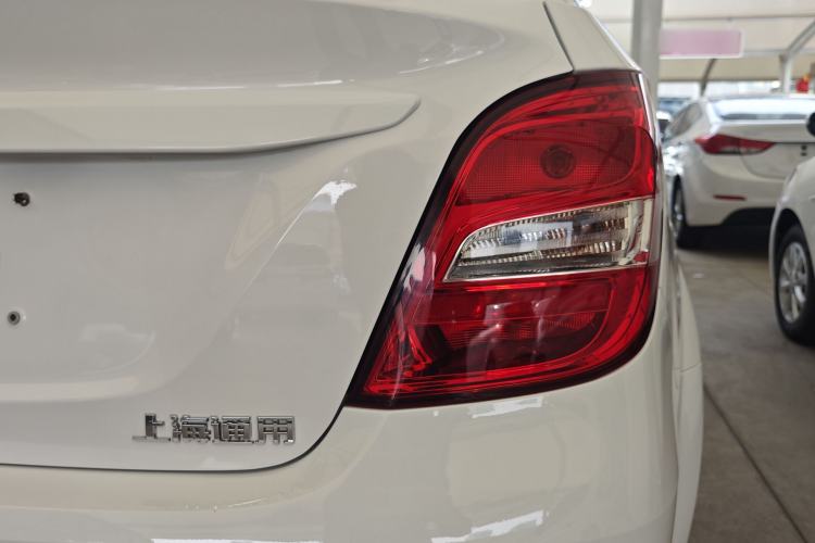 Used Chevrolet Aveo Sonic 2014 Sedan 1.4SL AT Stylish Sunroof Edition Exterior 3