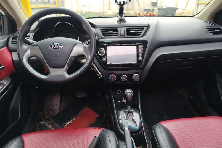 Used Kia K2 2015 Hatchback 1.4L AT GLS Cool Edition Center Console