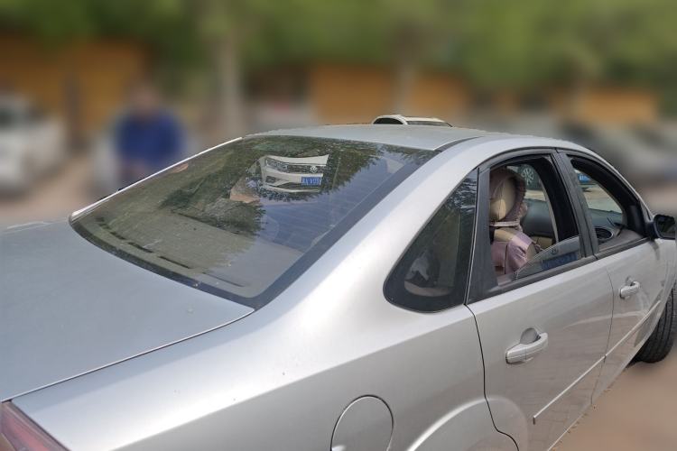 Used Ford Focus 2012 Sedan Classic 1.8L Automatic Fashion Edition Rear Right 45 Deg