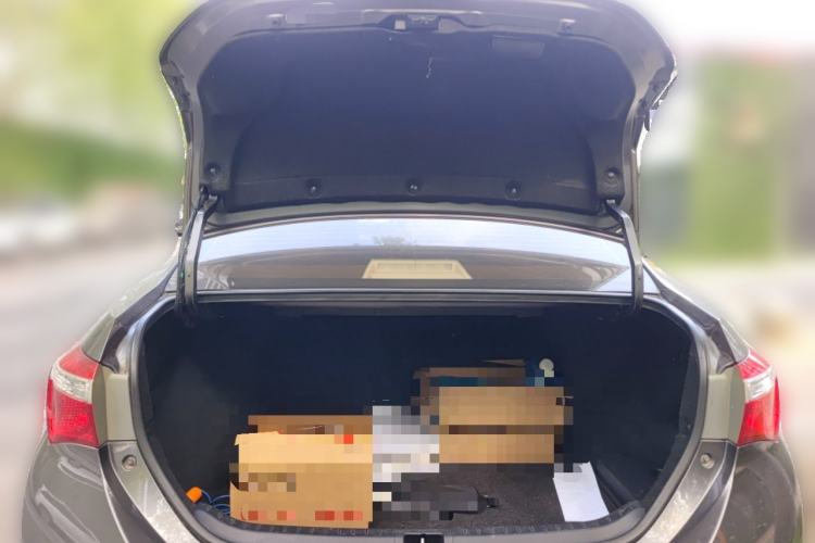 Used Toyota Corolla 2014 1.6L CVT GL Trunk