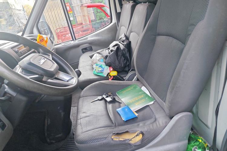 Used JMC Transit 2017 2.8T Commercial Version Short Wheelbase Mid-Roof 3-Seater JX493