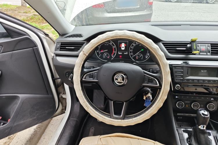 Used Skoda Superb 2016 TSI280 DSG Innovation Edition Steering Wheel