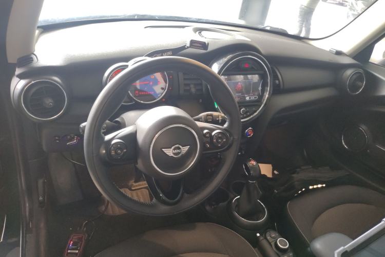 Used MINI 2016 1.2T ONE Pioneer Edition Center Console