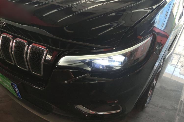 Used Jeep Cherokee 2019 2.0T Four-Wheel Drive Exploration Edition + Autonomous Driving Smart Package China V