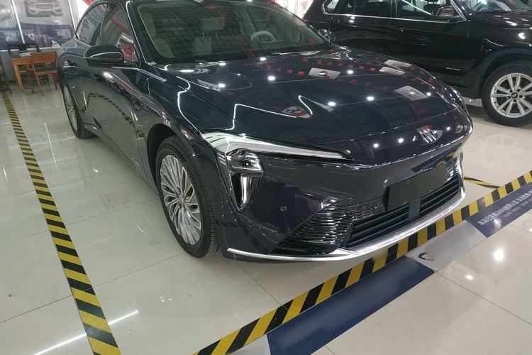 Used Buick L7 2025 Model Aivia
