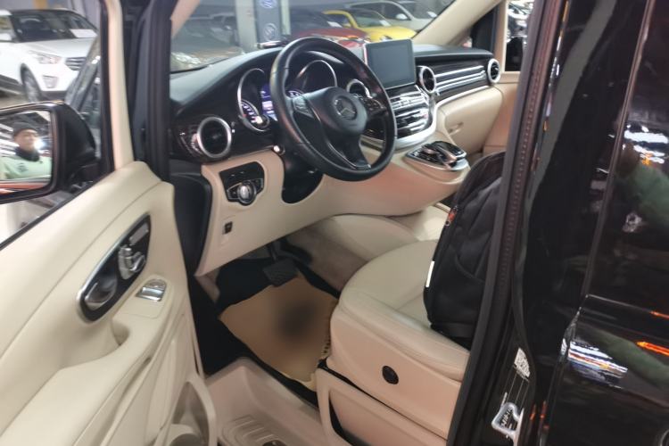 Used Mercedes-Benz V-Class 2018 V 260 Avantgarde Edition China VI