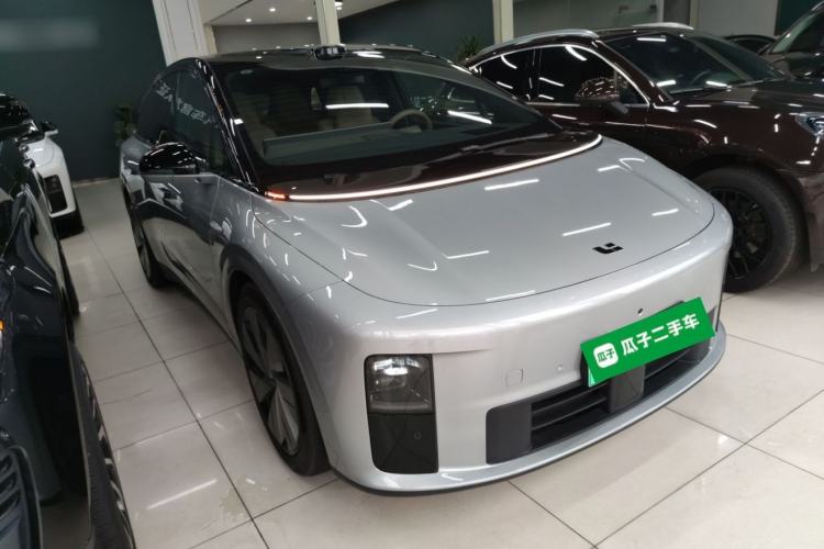 Used Li Auto i6 2025 Model Two-Wheel-Drive Standard Type Exterior 1