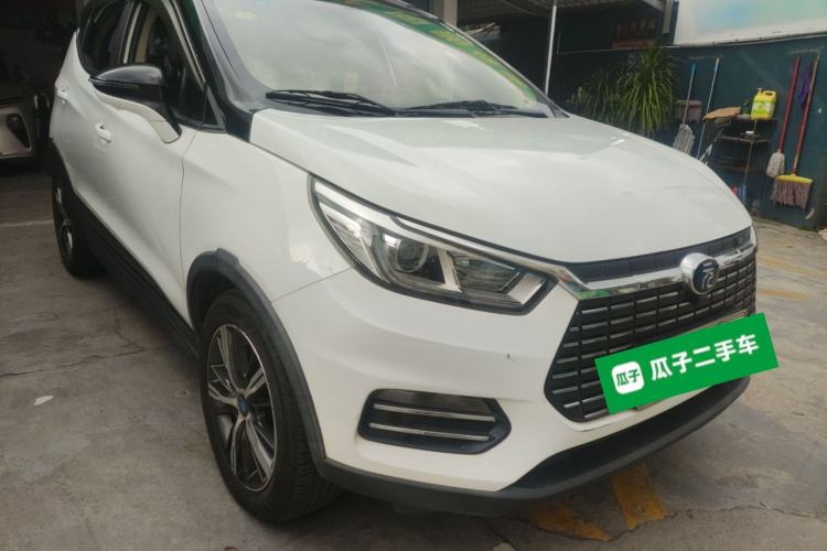 Used BYD Yuan New Energy 2018 EV360 Smart Connected Cool Model Front Right 45 Deg