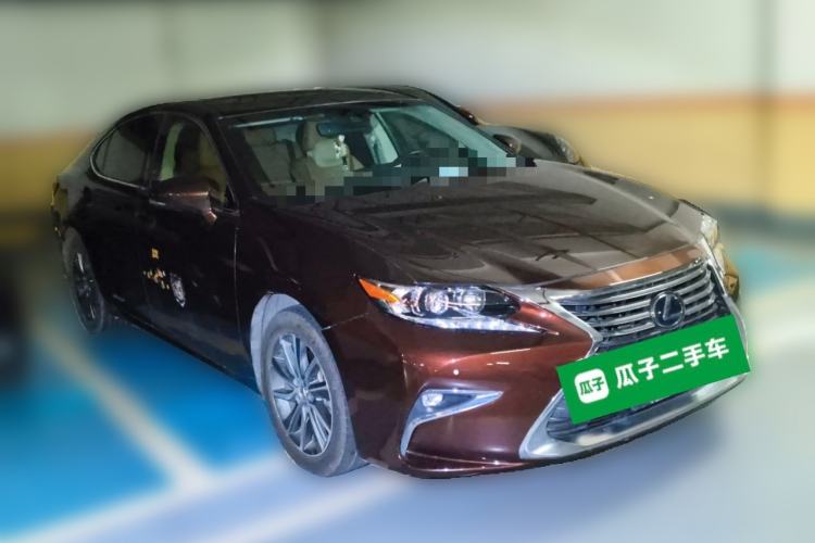 Used Lexus ES 2015 300h Comfort Edition
