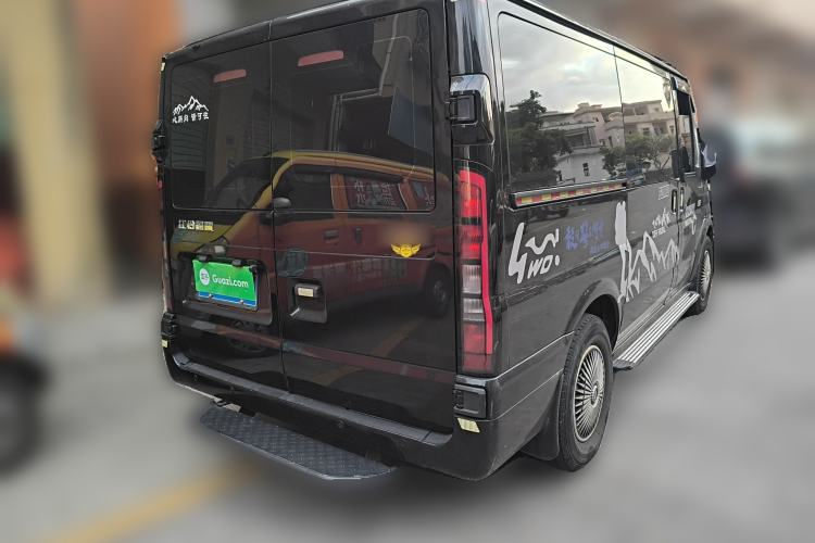 Used JMC Fushun 2022 2.0T Manual Multi-Function Passenger Vehicle Short Wheelbase Low Roof 6-Seater
