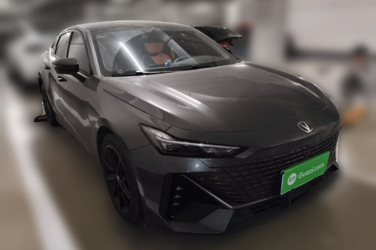 Used CHANGAN UNI-V 2022 1.5T Prestige Version Front Right 45 Deg