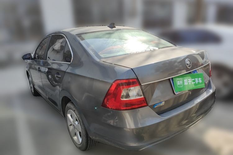 Used Skoda Rapid 2013 1.6L Automatic Smart Selection Model
