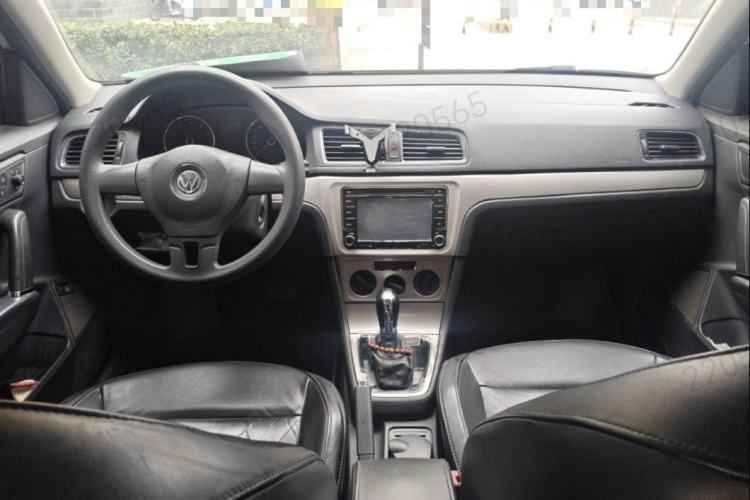 Used Volkswagen Lavida 2015 1.6L Automatic Comfort Edition
