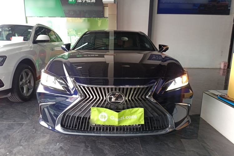 Used Lexus ES 2020 260 Excellence Edition
