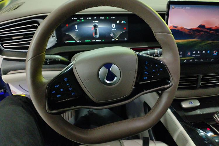 Used Denza D9 2022 DM-i 970 Four-Wheel Drive Flagship Model
