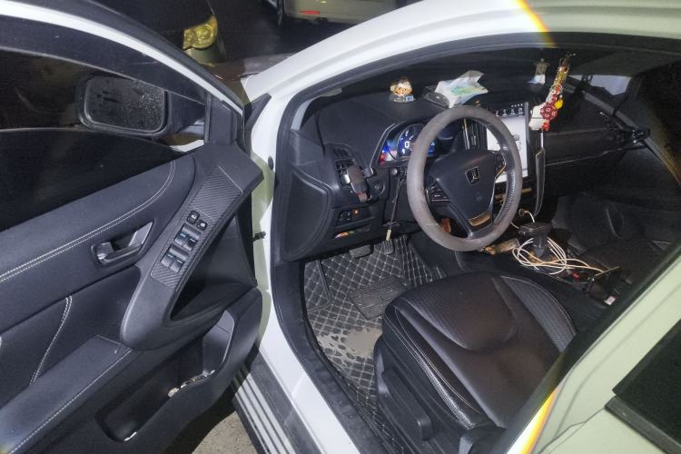 Used Luxgen U6 SUV 2017 Revised Version 1.6T Fashion Edition Interior 3