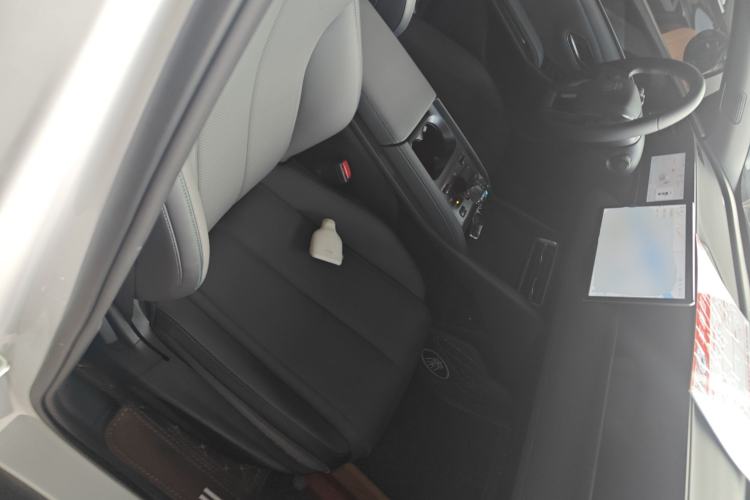 Used BYD Qin L 2025 DM-i Smart Drive 80KM Leading Model Right Front Seat