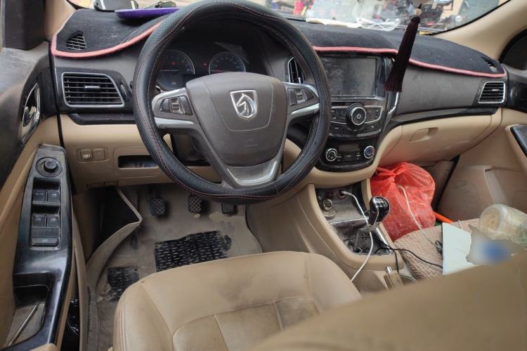 Used Baojun 730 2014 1.5L manual luxury trim 7 seats