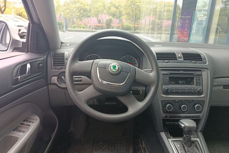 Used Skoda Octavia 2012 2.0L Automatic Yijie Version Steering Wheel