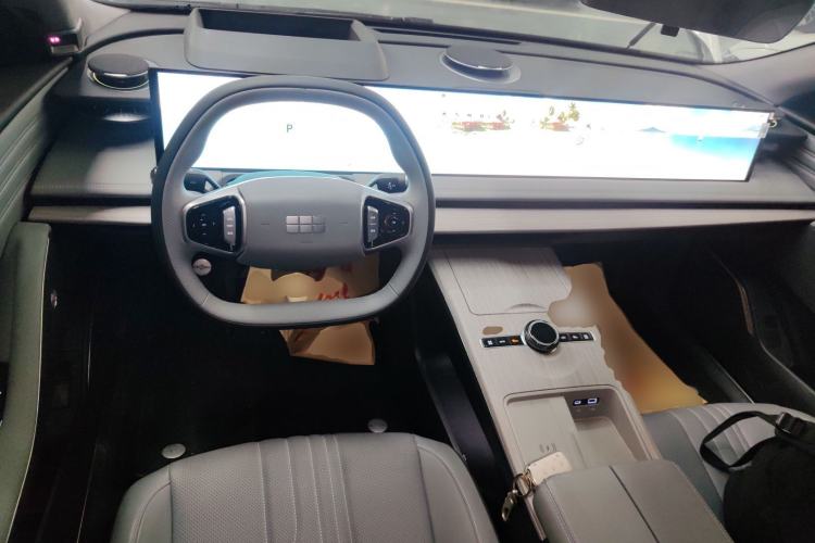 Used Geely Galaxy E8 2024 665 km Range Rear-Drive Starship Long-Range Version