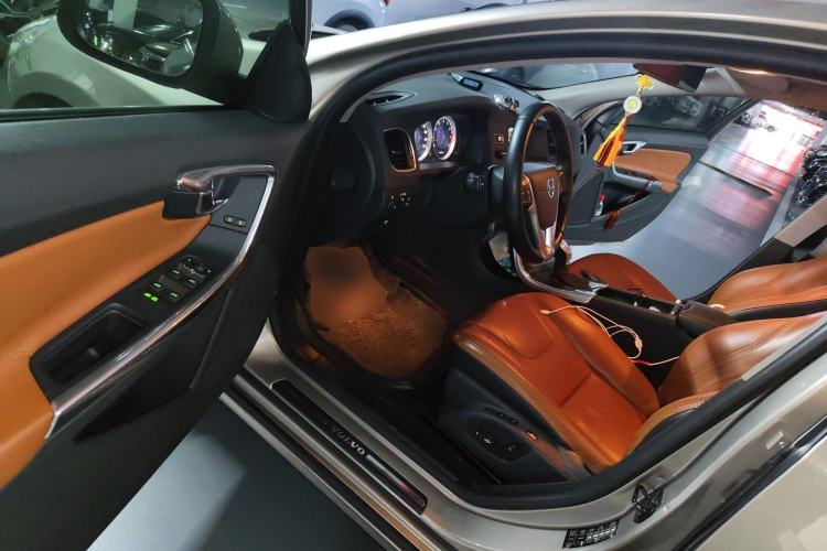 Used Volvo V60 2013 T5 Zhiya Edition